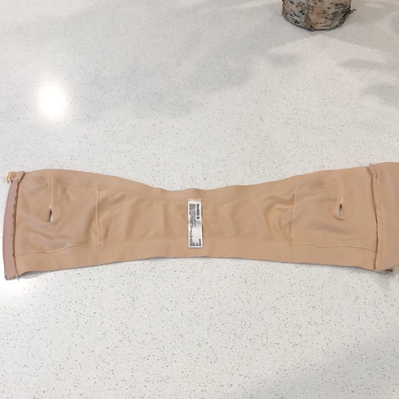 Medela Nursing Bra - Picture 3 of 5